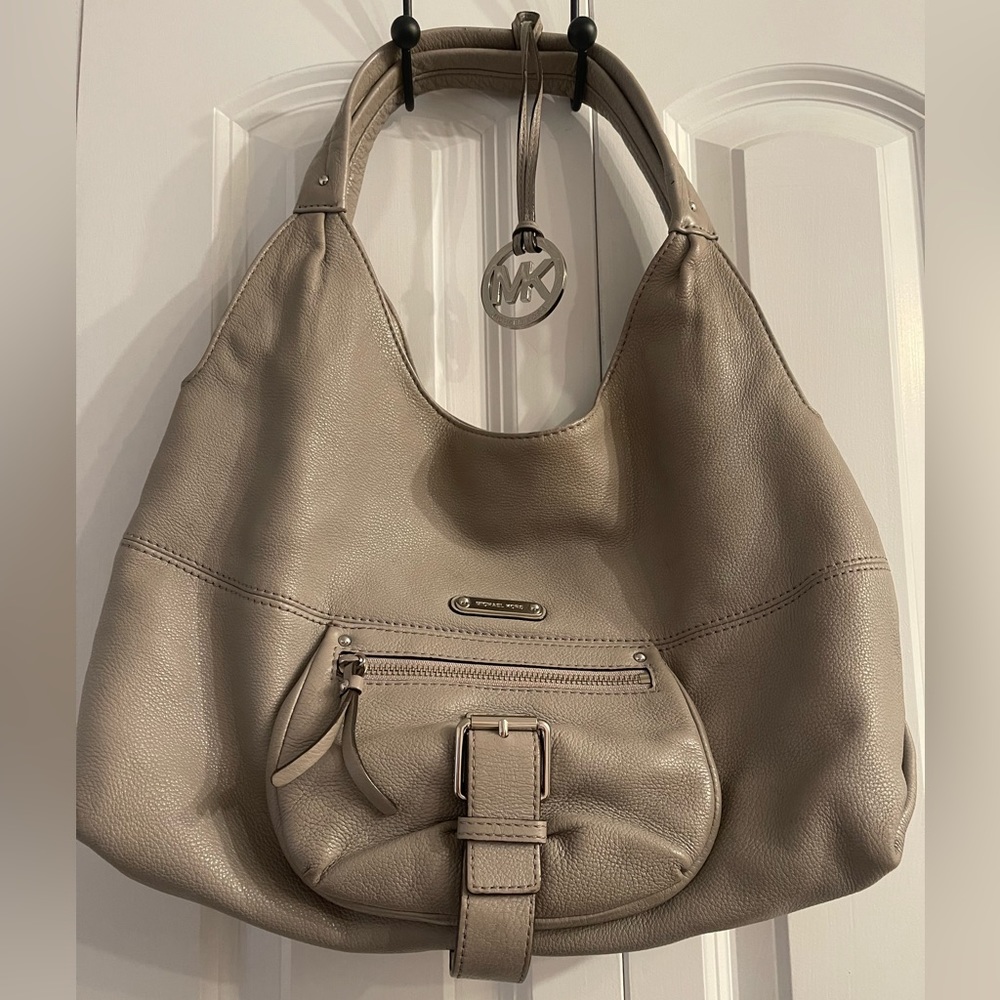 Michael Kors Leather purse